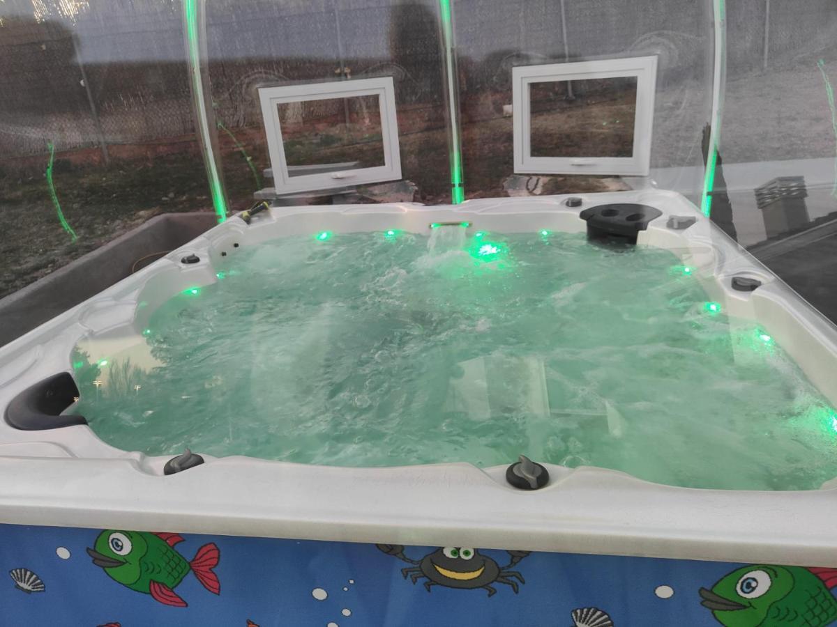Chalet Con Piscina Y Jacuzzi En Madrid Alquila Habitaciones Algete Εξωτερικό φωτογραφία